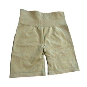 SZEP Biker Shorts in Limestone Green